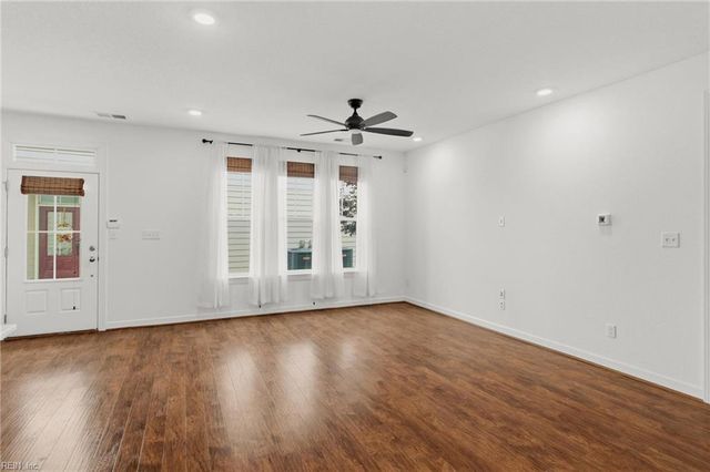 125 Mainsail LOOP, Yorktown, VA 23693