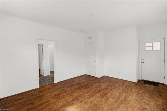 125 Mainsail LOOP, Yorktown, VA 23693