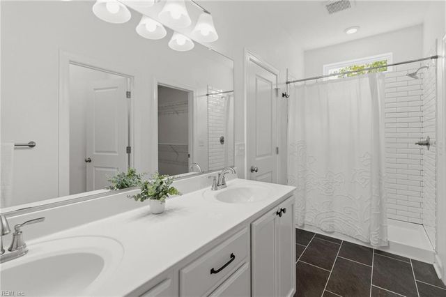 125 Mainsail LOOP, Yorktown, VA 23693