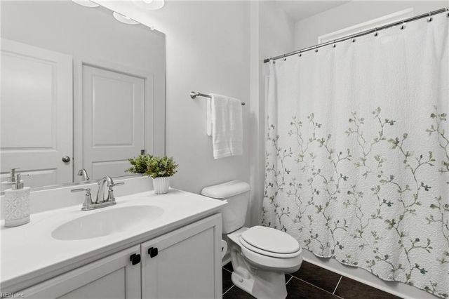 125 Mainsail LOOP, Yorktown, VA 23693