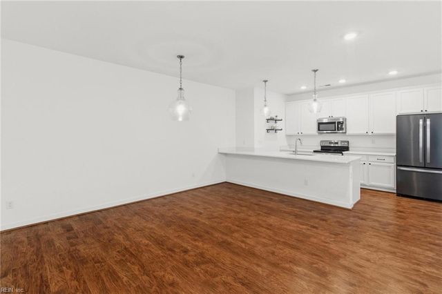 125 Mainsail LOOP, Yorktown, VA 23693