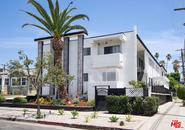 1900 Dracena Drive, Los Angeles, CA 90027