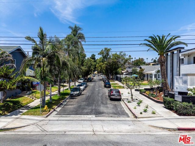 1900 Dracena Drive, Los Angeles, CA 90027