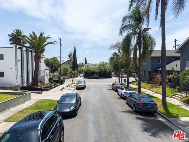 1900 Dracena Drive, Los Angeles, CA 90027