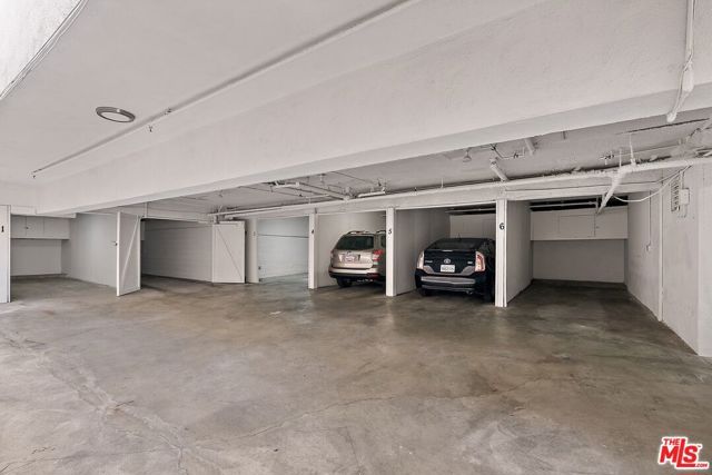 1900 Dracena Drive, Los Angeles, CA 90027