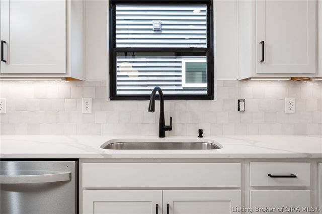 134 E Rock Lane, Clarksville, IN 47129