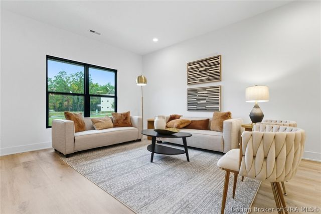 134 E Rock Lane, Clarksville, IN 47129