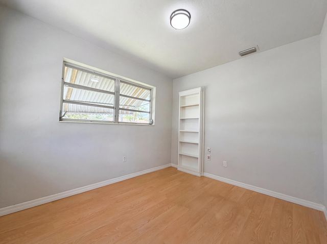 5921 SW 41st Street, West Park, FL 33023