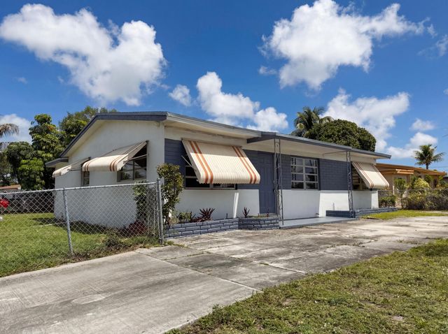 5921 SW 41st Street, West Park, FL 33023