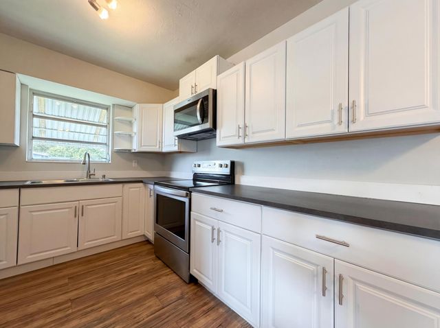 5921 SW 41st Street, West Park, FL 33023