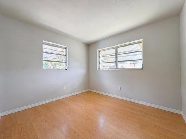 5921 SW 41st Street, West Park, FL 33023