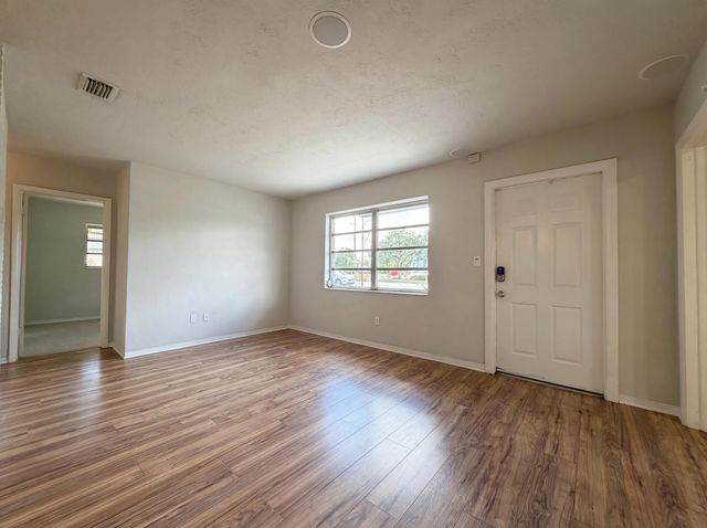 5921 SW 41st Street, West Park, FL 33023