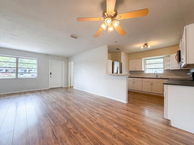 5921 SW 41st Street, West Park, FL 33023