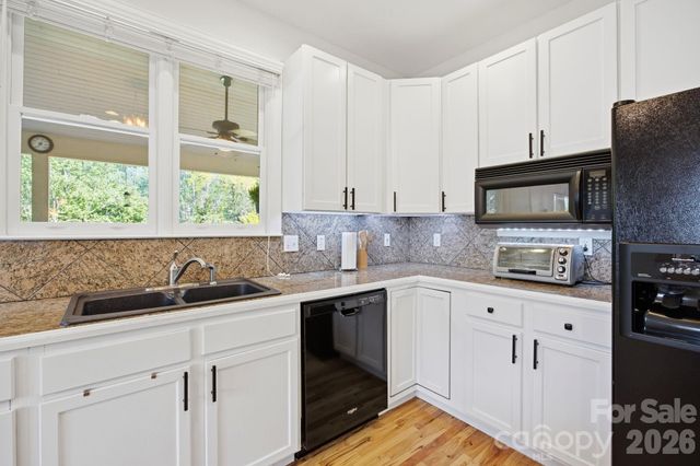 612 Christian Creek Road, Swannanoa, NC 28778