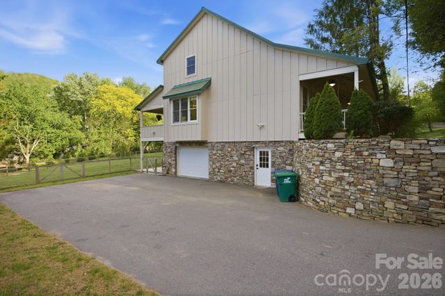 612 Christian Creek Road, Swannanoa, NC 28778