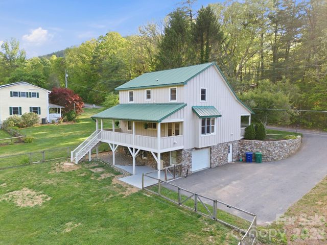 612 Christian Creek Road, Swannanoa, NC 28778