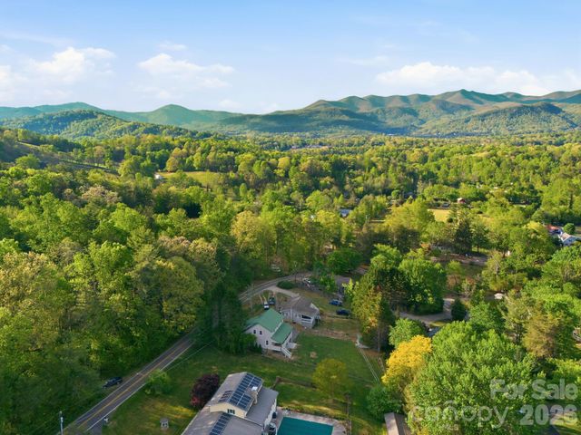 612 Christian Creek Road, Swannanoa, NC 28778