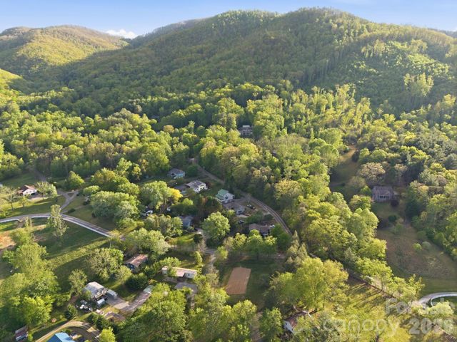 612 Christian Creek Road, Swannanoa, NC 28778