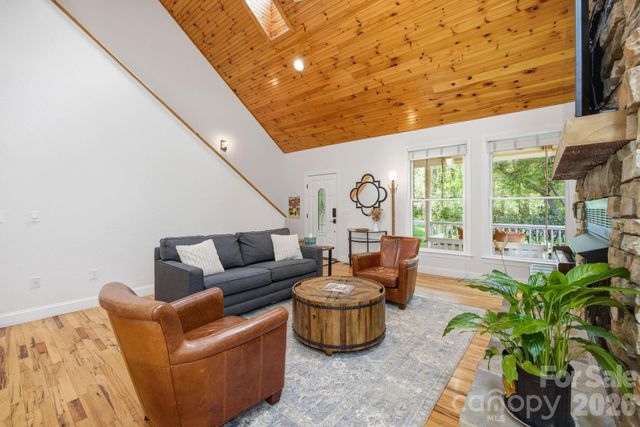 612 Christian Creek Road, Swannanoa, NC 28778