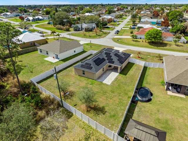 1741 SE Sandia Drive, Port St. Lucie, Port St Lucie, FL 34983