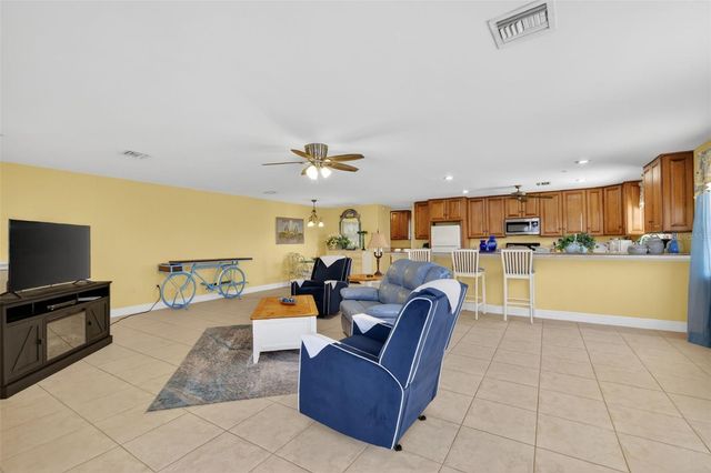 17269 SE 260TH AVENUE ROAD, Umatilla, FL 32784