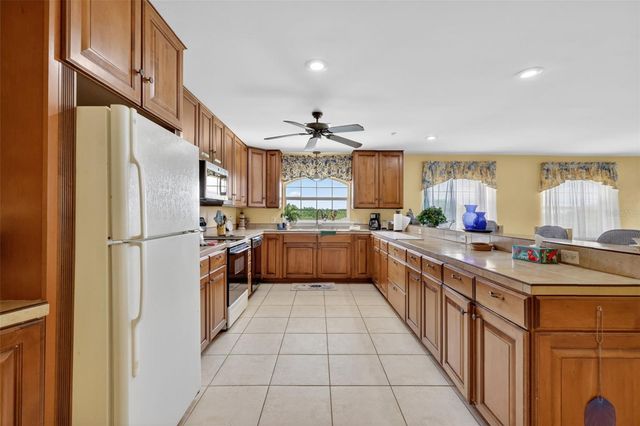 17269 SE 260TH AVENUE ROAD, Umatilla, FL 32784