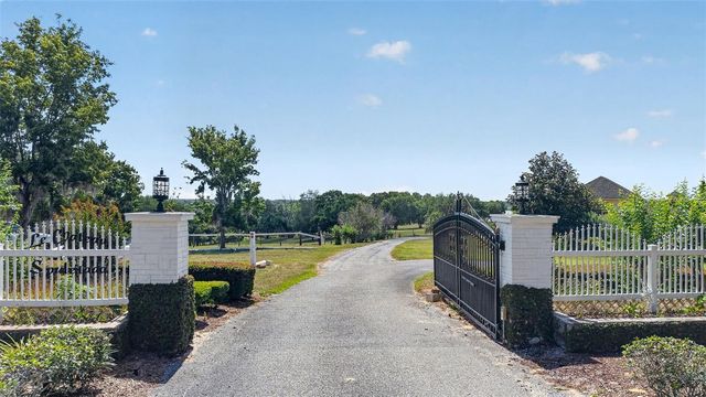 17269 SE 260TH AVENUE ROAD, Umatilla, FL 32784
