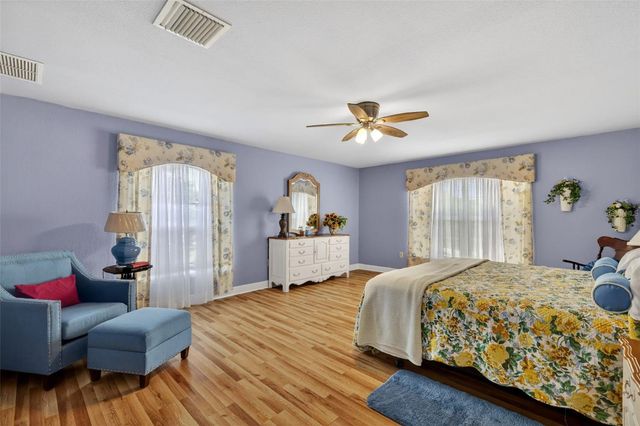 17269 SE 260TH AVENUE ROAD, Umatilla, FL 32784