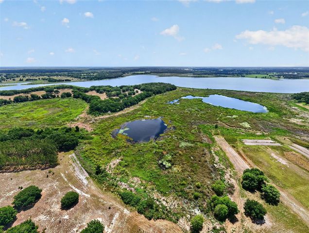 17269 SE 260TH AVENUE ROAD, Umatilla, FL 32784