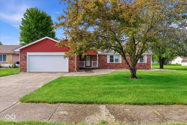 915 Oak Park Drive, Shelbyville, IN 46176