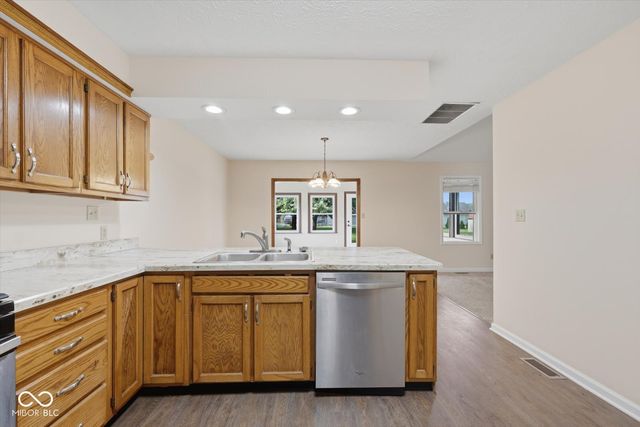 915 Oak Park Drive, Shelbyville, IN 46176