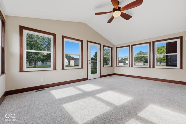 915 Oak Park Drive, Shelbyville, IN 46176