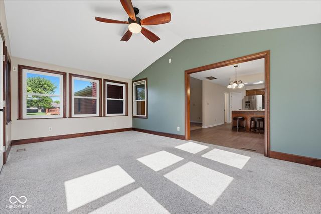 915 Oak Park Drive, Shelbyville, IN 46176