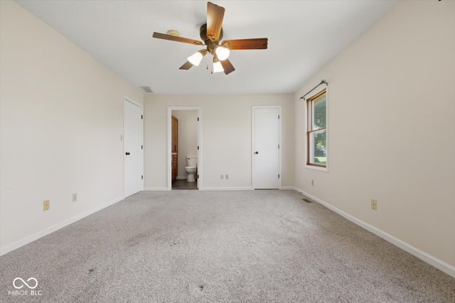 915 Oak Park Drive, Shelbyville, IN 46176