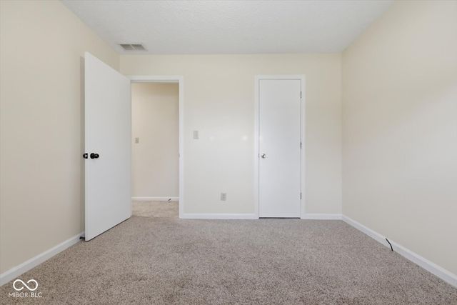 915 Oak Park Drive, Shelbyville, IN 46176