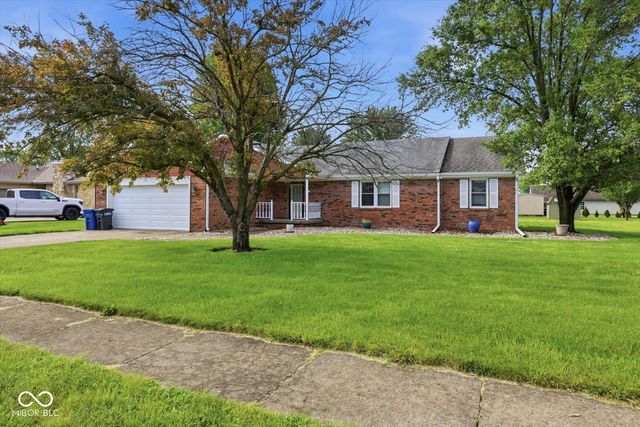 915 Oak Park Drive, Shelbyville, IN 46176