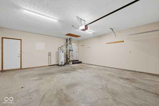 915 Oak Park Drive, Shelbyville, IN 46176