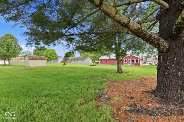 915 Oak Park Drive, Shelbyville, IN 46176