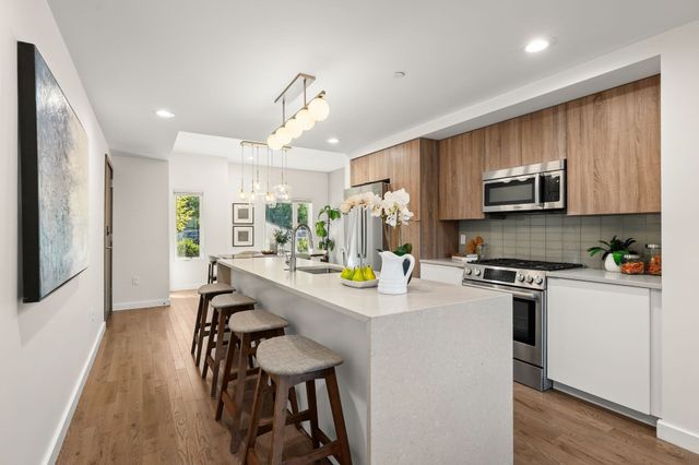 125 Hyde Park Ave A, Boston, MA 02130