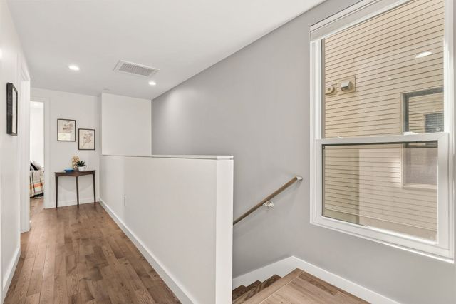 125 Hyde Park Ave A, Boston, MA 02130