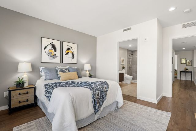 125 Hyde Park Ave A, Boston, MA 02130