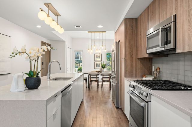 125 Hyde Park Ave A, Boston, MA 02130