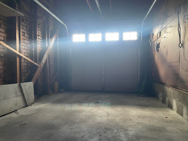 27551 Goldengate Drive W, Lathrup Village, MI 48076