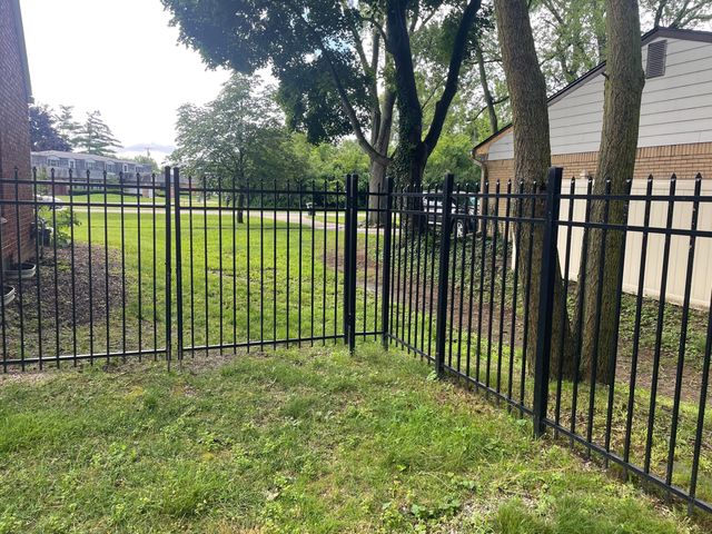 27551 Goldengate Drive W, Lathrup Village, MI 48076