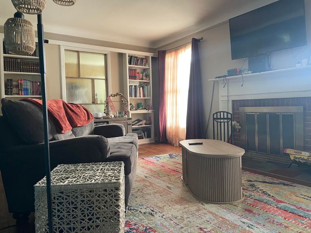 27551 Goldengate Drive W, Lathrup Village, MI 48076