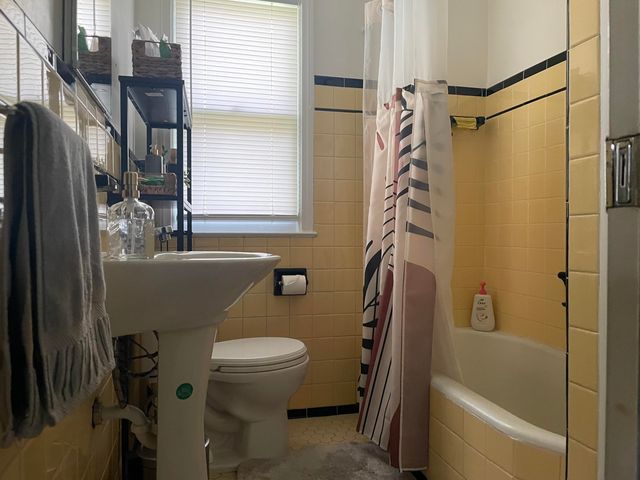 27551 Goldengate Drive W, Lathrup Village, MI 48076