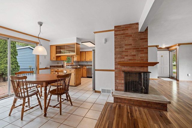 140 HELENE COURT, Green Bay, WI 54301