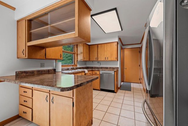 140 HELENE COURT, Green Bay, WI 54301
