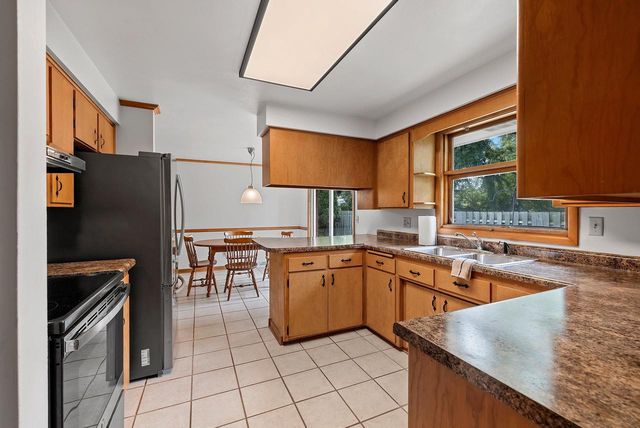 140 HELENE COURT, Green Bay, WI 54301