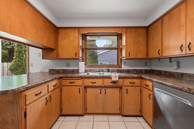 140 HELENE COURT, Green Bay, WI 54301